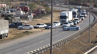 43 ilin geçiş güzergahında boru patladı! Yol trafiğe kapatıldı
