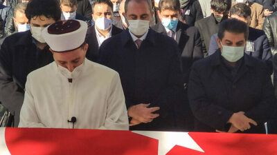 Zülkarneyn Kısık son yolculuğuna uğurlandı! Bakan Gül de katıldı