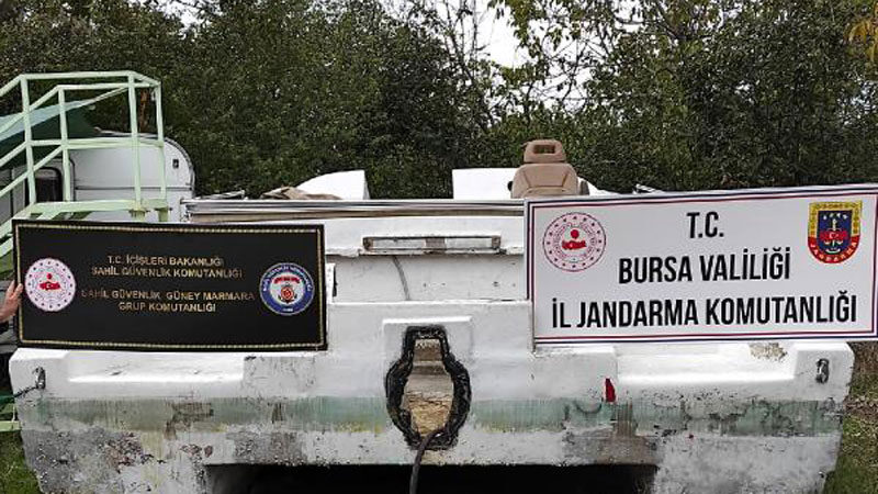 Bursa’da ‘tekne’ operasyonu: 2 gözaltı Bursa’nın Gemlik ilçesinde Y.S. (75) ile kadın arkadaşı G.Ö.’nün (42)