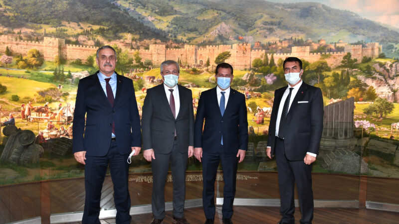 Balıkesir Büyükşehir Belediye Başkanı Yücel Yılmaz, Osmangazi Belediyesi’nin vizyon projelerinden