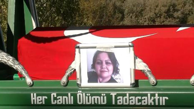 Bursa’da virüse yenik düşen Emine hemşireye son görev