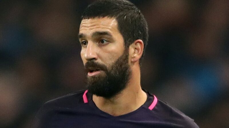 Arda Turan, koronavirüs'e yakalandığını açıkladı.