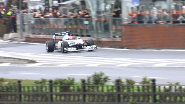 Formula 1 araçları İstanbul sokaklarında
