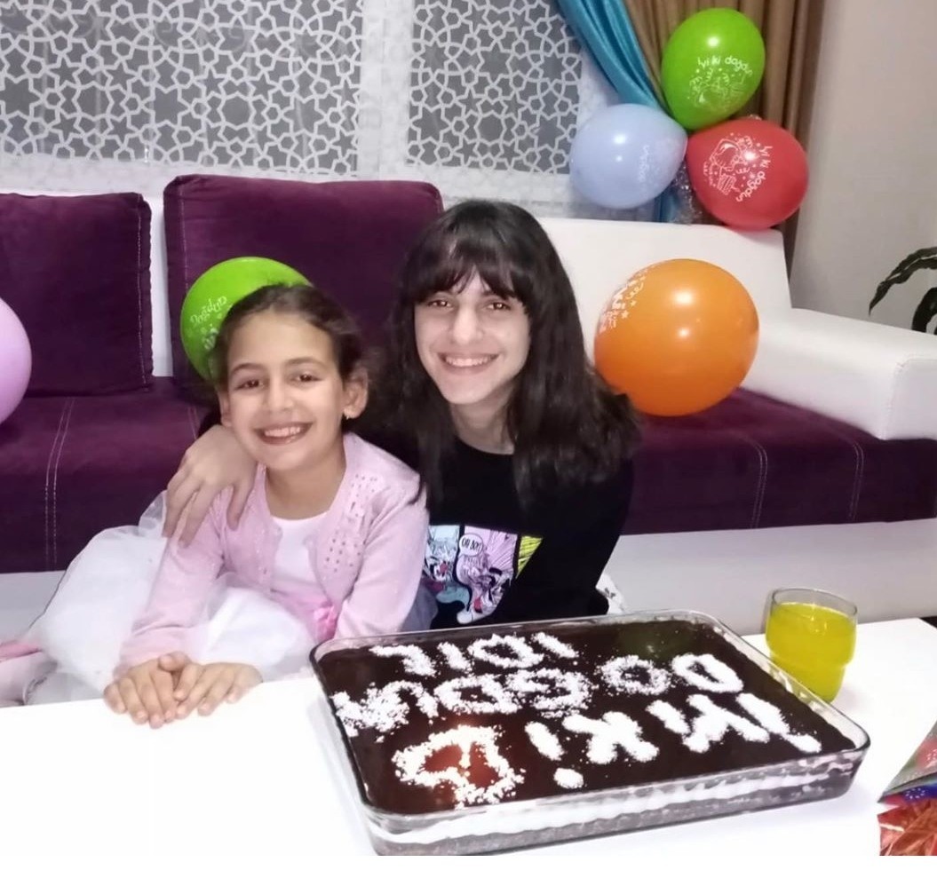 Ekipleri görünce ilk sözleri yürekleri dağladı! Enkazda kardeşiyle iki gün dayanmışlar ama…