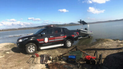 Bursa’da kaçak avcıları jandarma kurtardı