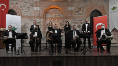 Ulu Önder sevdiği şarkılarla anıldı