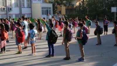 Okullarda yüz yüze eğitimde üçüncü aşama yarın başlıyor