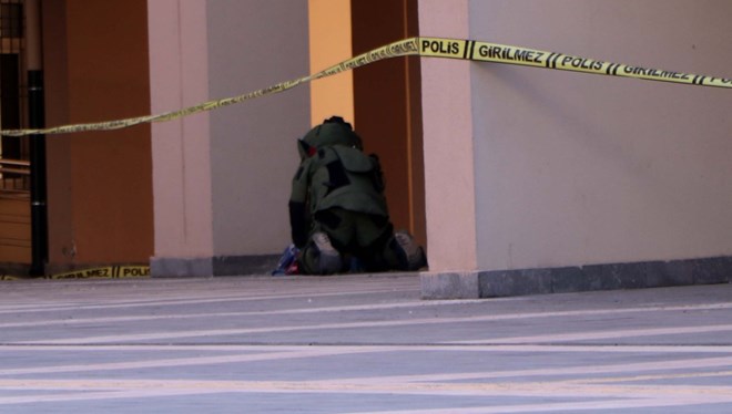 Gaziantep Valiliği önünde bomba paniği