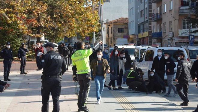 Adliye önünde dehşet