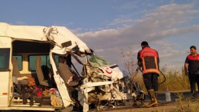 Feci kaza: Ölü ve yaralılar var