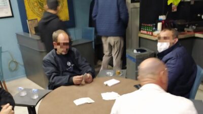 Yer: Bursa… Kahvehanede iskambil oynayanlara ceza yağdı!