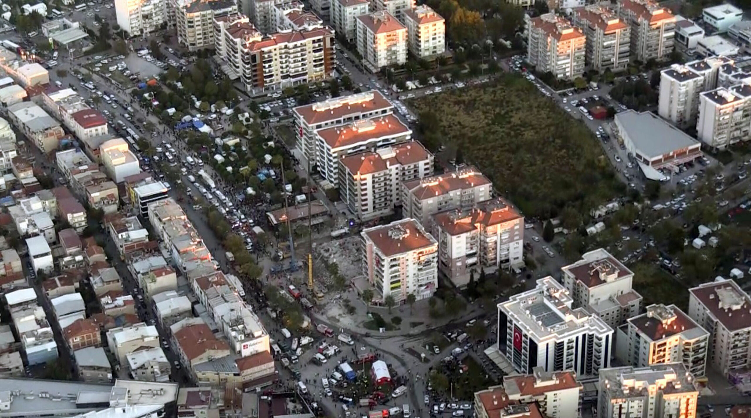Deprem bölgesi havadan görüntülendi