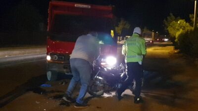 Bursa’da motosikletle kamyon çarpıştı: 1 ağır yaralı