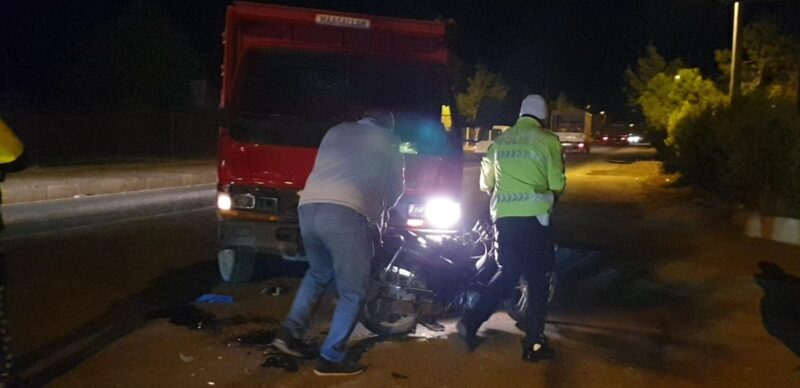 Bursa’da motosikletle kamyon çarpıştı: 1 ağır yaralı