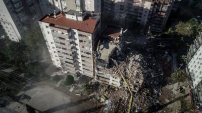 İzmir depremi sonrası çarpıcı iddia! Kolonlar ve duvarlar kırılarak…