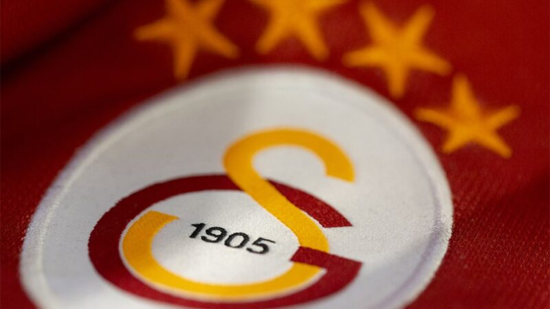 Galatasaray, 3 oyuncunun koronavirüs testinin pozitif çıktığını duyurdu.