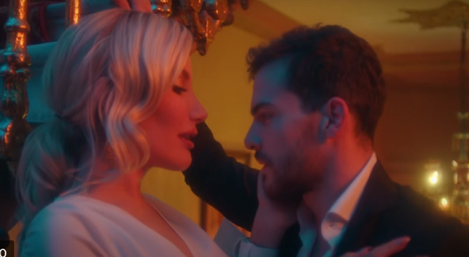 İrem Derici’den RTÜK’ün ‘müstehcenlik’ uyarısına cevap İrem Derici’den RTÜK’ün ‘müstehcenlik’ uyarısına cevap