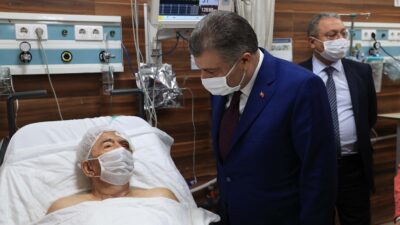 Enkazdan 33 saat sonra çıkarılmıştı… Bakan Koca’dan ziyaret