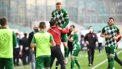 Burak Kapacak’ın Karşıyaka maçında oynaması zor…