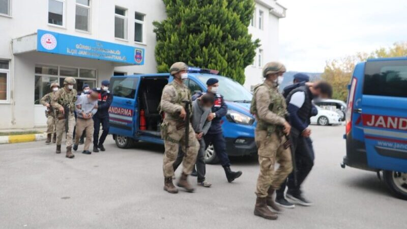 Bursa’da eş zamanlı operasyon: 6 gözaltı Bursa’da eş zamanlı operasyon: 6 gözaltı