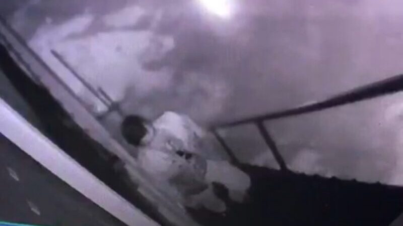 Bursa’da farklı işyerlerinden hırsızlık yapan zanlı dövmesinden yakalandı Bursa’da farklı işyerlerinden hırsızlık yapan zanlı dövmesinden yakalandı