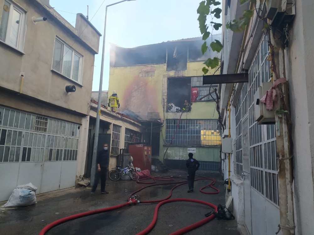 Bursa’da korkutan yangın! Küle döndü…