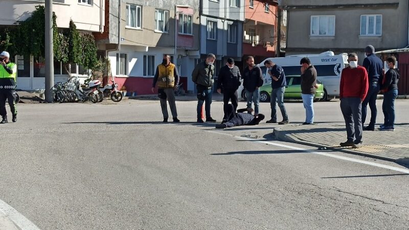 Bursa’nın Mustafakemalpaşa ilçesinde yaşanan kazada, sürücü ayağından yaralandı.
