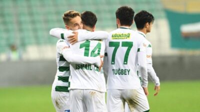 Bursaspor 10 resmi maçta da gol attı