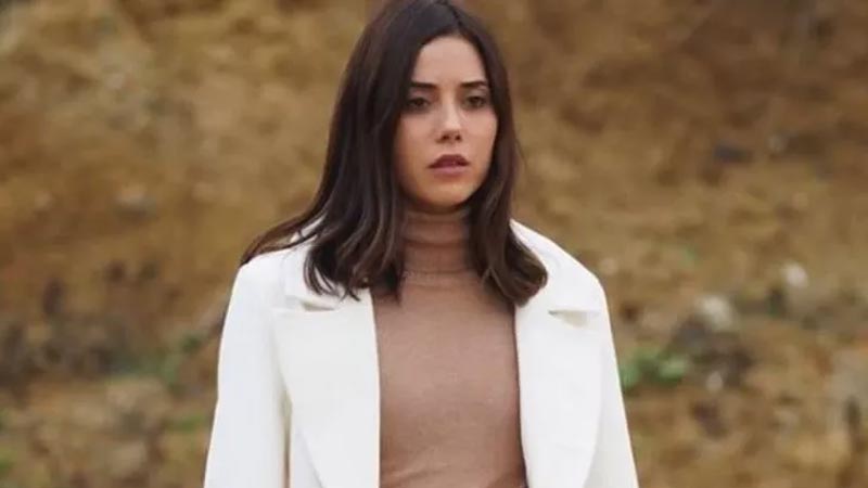 Cansu Dere Sadakatsiz’in kamera arkasından paylaştı! ‘Bu sahneye kalbimizi bıraktık’ Cansu Dere Sadakatsiz’in kamera arkasından paylaştı! ‘Bu sahneye kalbimizi bıraktık’