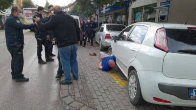 Bursa’da eski halterci, bu kez de iş yerlerine ve araçlara zarar verdi