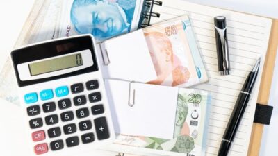 Bütçe ekimde 4,9 milyar lira açık verdi