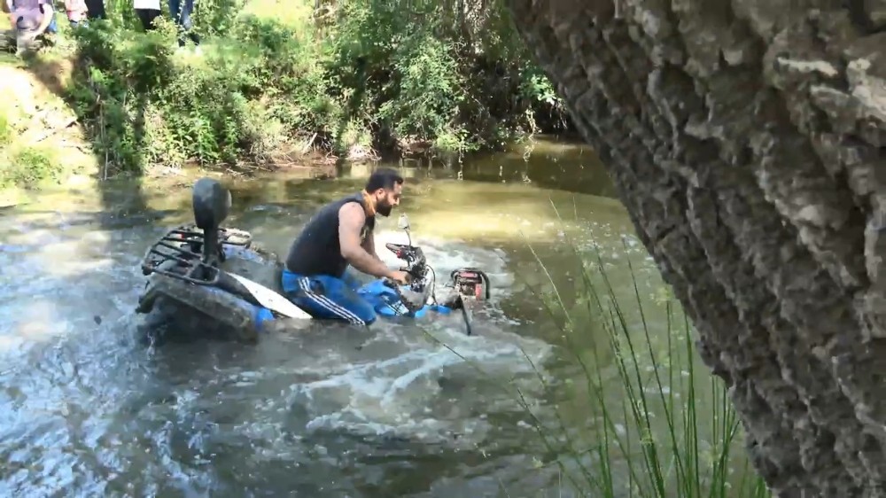 Görüntüler Bursa’dan! ’Geçerim’ dedi ama…