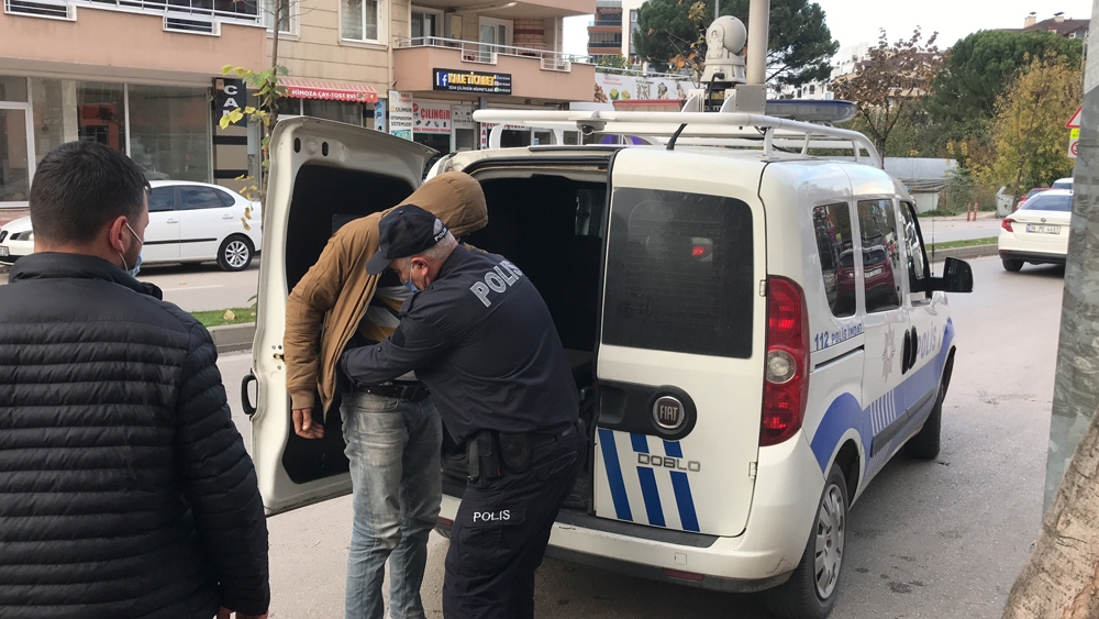 Bursa’da hırsıza esnaftan meydan dayağı