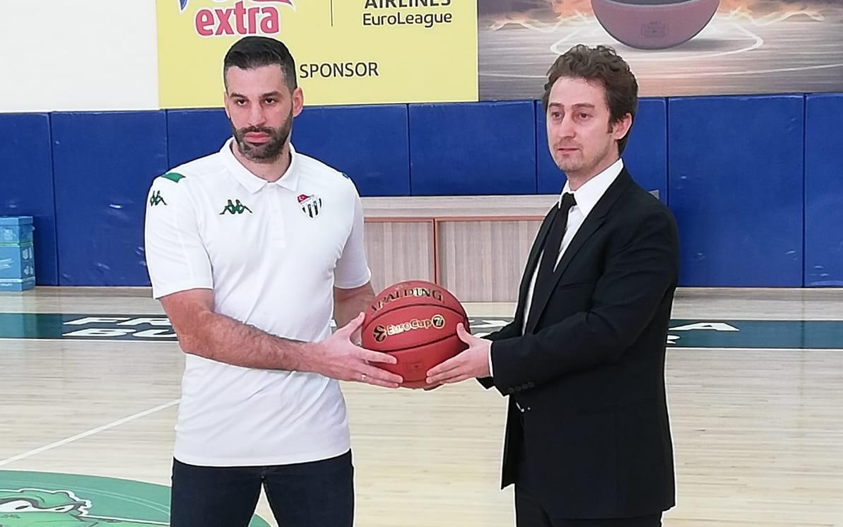 Bursaspor imzayı attırdı! İşte yeni antrenör… Bursaspor imzayı attırdı! İşte yeni antrenör…