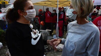 Rıza Bey Apartmanı’nda görüntülü konuşma mucizesi!