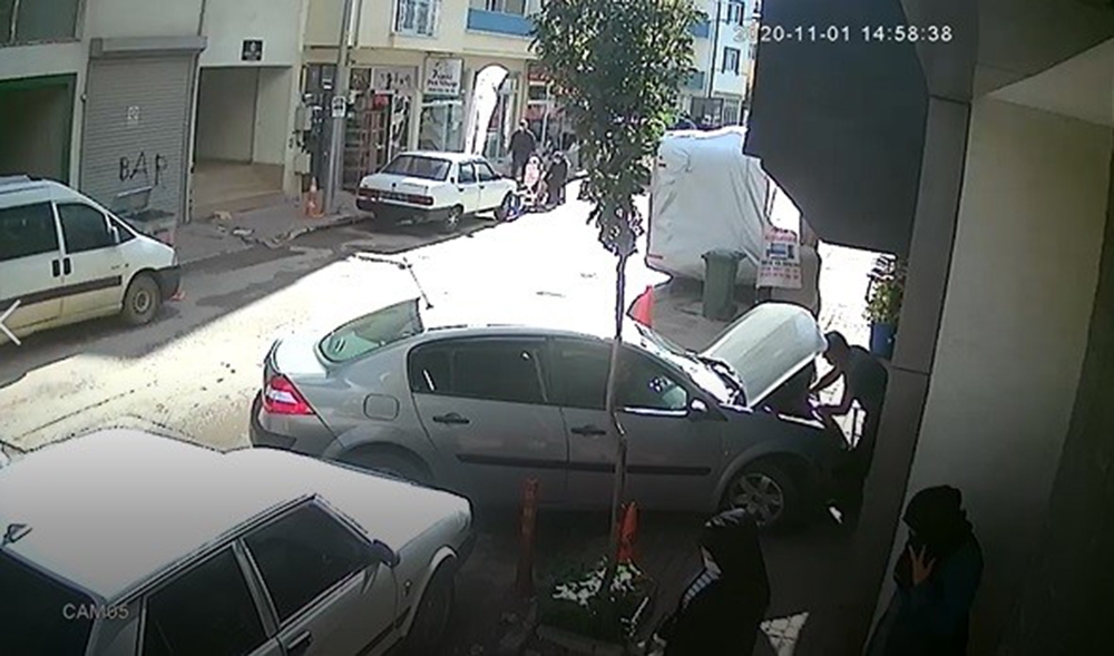 Bursa’da kadın hırsızlar böyle pişti oldu