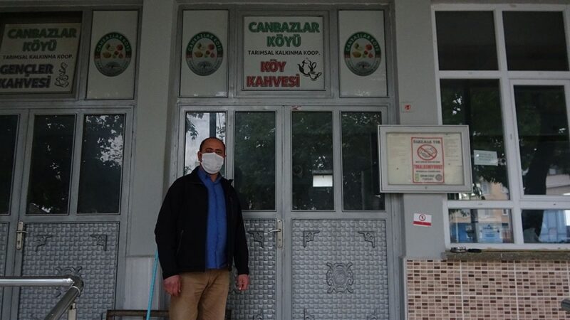 Bursa’da koronavirüsle mücadele için hepsi birden kapıya kilidi vurdu Bursa’da 10 köy muhtarı ve köylüler, ortak karar alarak, köylerindeki