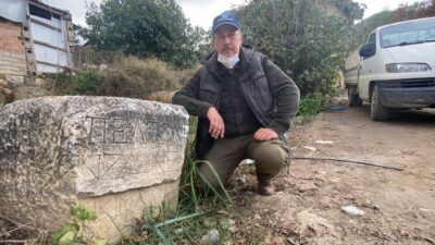 Köy meydanında 1500 yıllık taş…