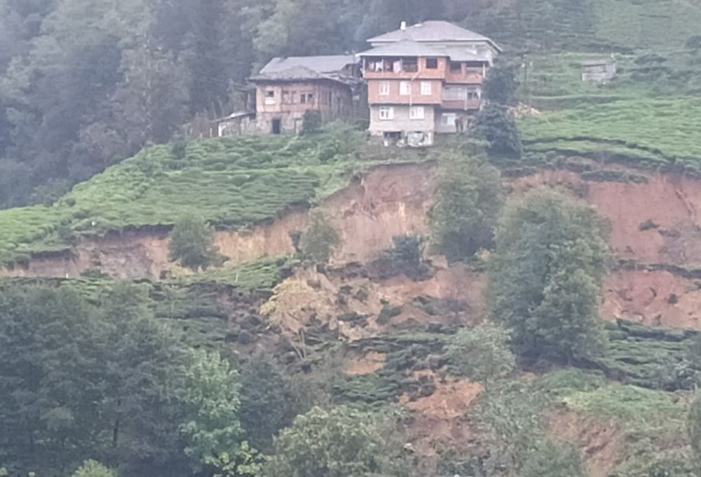 Korkutan görüntü! Evler boşaltıldı…