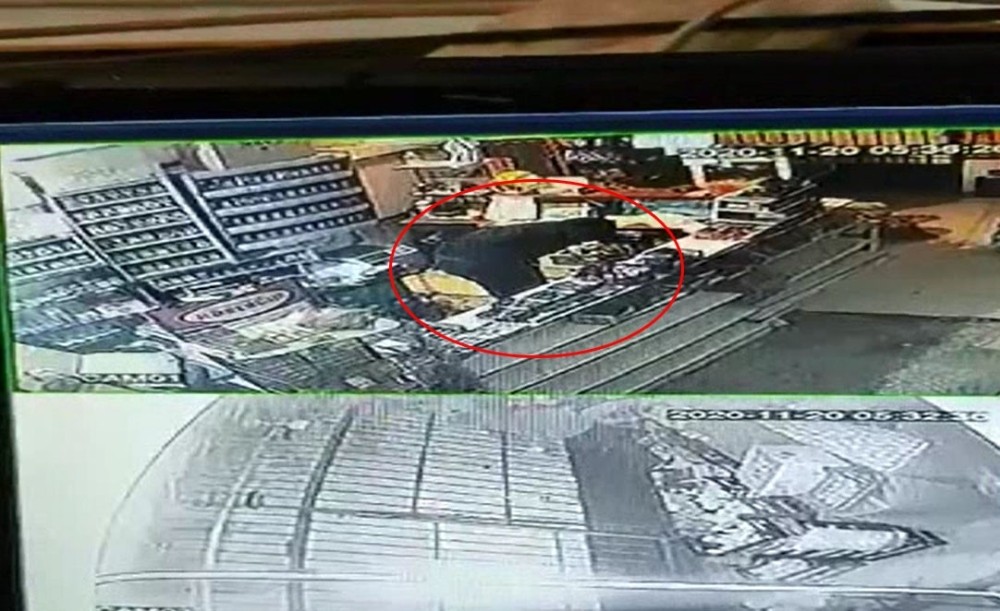 Bursa’da market ve manava giren hırsız kamerada Bursa’da market ve manava giren hırsız kamerada