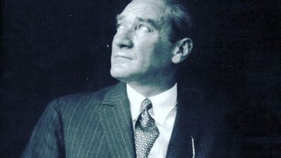 Ünlülerden 10 Kasım mesajları