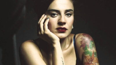 Ünlü şarkıcı koronaviruse yakalandı