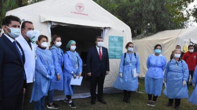 Bakan Koca, çadır kenti ziyaret etti