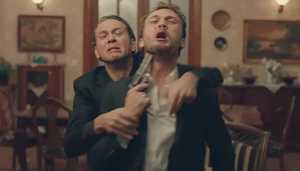 Ünlü oyuncu Çukur’dan ayrılıyor mu? Şaşırtan veda sahnesi! Ünlü oyuncu Çukur’dan ayrılıyor mu? Şaşırtan veda sahnesi!