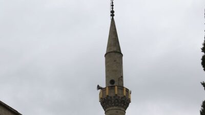 Covid-19 testi pozitif çıkan çift, camiden anons yaptırdı: Gelmeyin