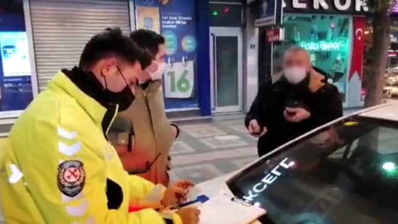 Bursa'da sokağa çıkma kısıtlamasına uymayanlara para cezası verildi.
