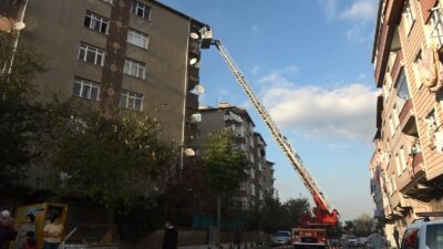 7 katlı binada yangın paniği: 30 kişi mahsur kaldı!