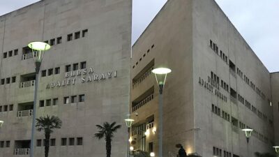 Bursa Adliyesi’nde bıçaklı kavga: Yaralılar var…