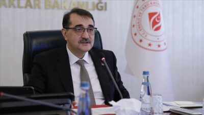 Bakan Dönmez: Bu yıl elektriğin yaklaşık yüzde 46’sı yenilenebilir enerji kaynaklarından üretildi