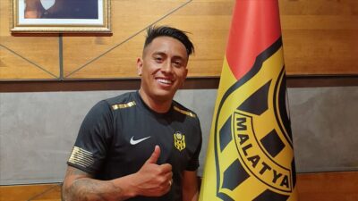 Süper Lig takımlarından Yeni Malatyaspor'da Perulu Christian Alberto Cueva, kadro